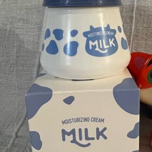 Moisturizing Milk Skin Cream - Size 55g / 1.94 oz